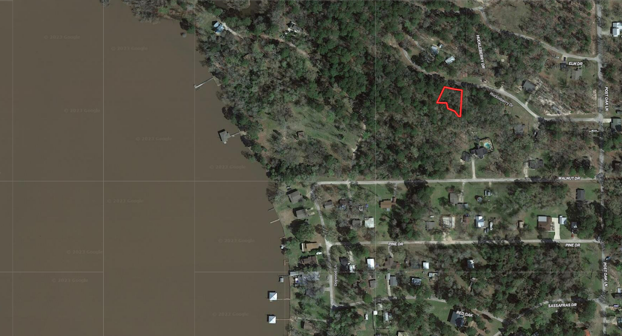 Discover Your Tranquil Lakeside Oasis in Trinity, TX!