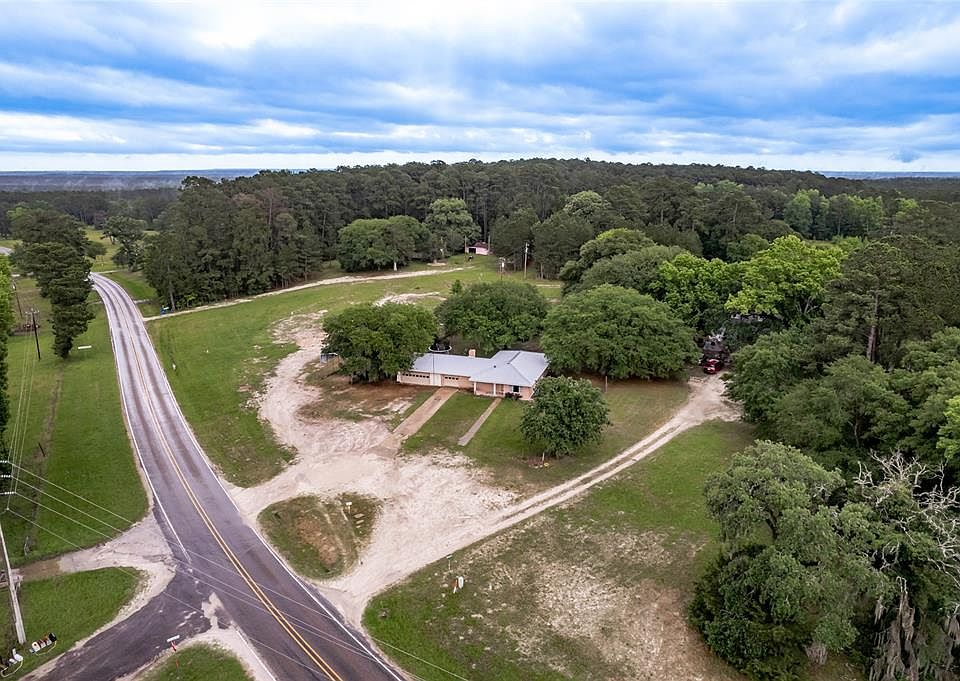 Exclusive Land Opportunity in Walker, TX! 0.17 Acres of Pure Tranquility - Act Now!
