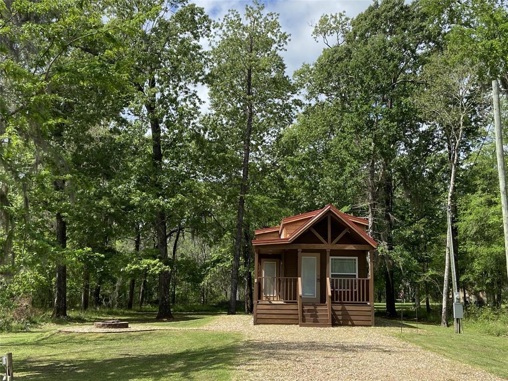 Tranquil 0.36-acre oasis near Bella Vista Park, Liberty, TX