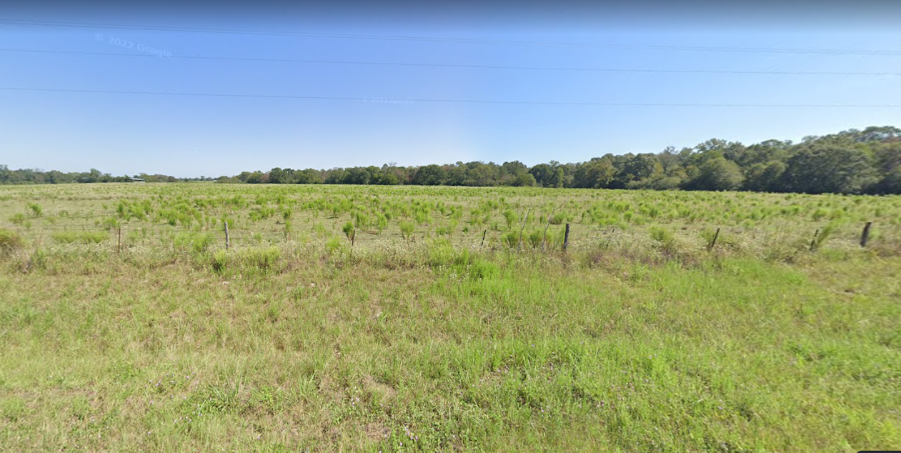 Discover Your Tranquil Lakeside Oasis in Trinity, TX!