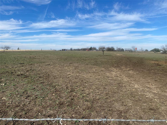 Uncover Your Perfect Escape: 10.16 Acres in Milford, TX