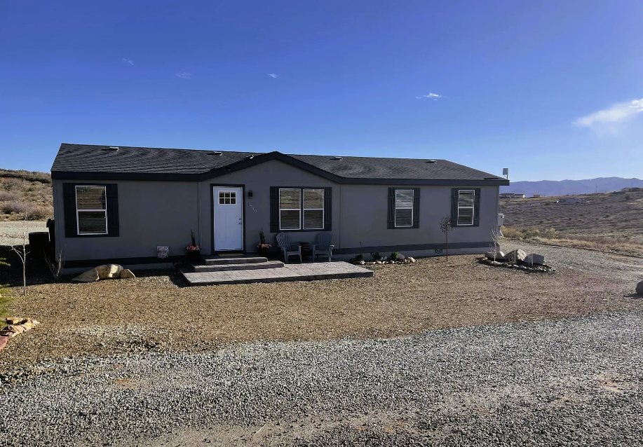 Discover Your Own Oasis in Apache, AZ! Buildable Land with Utilities and Mountain Views!