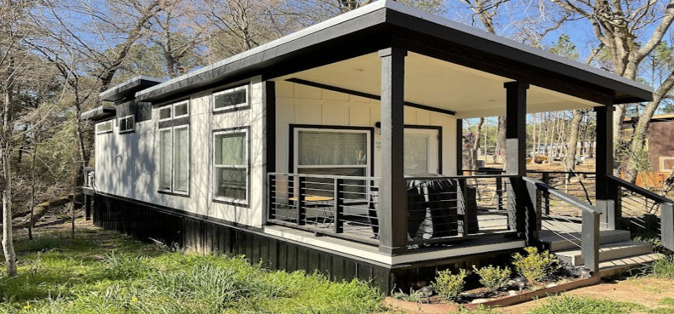 Discover Your Dream Retreat - Lakefront Paradise in Franklin, TX!
