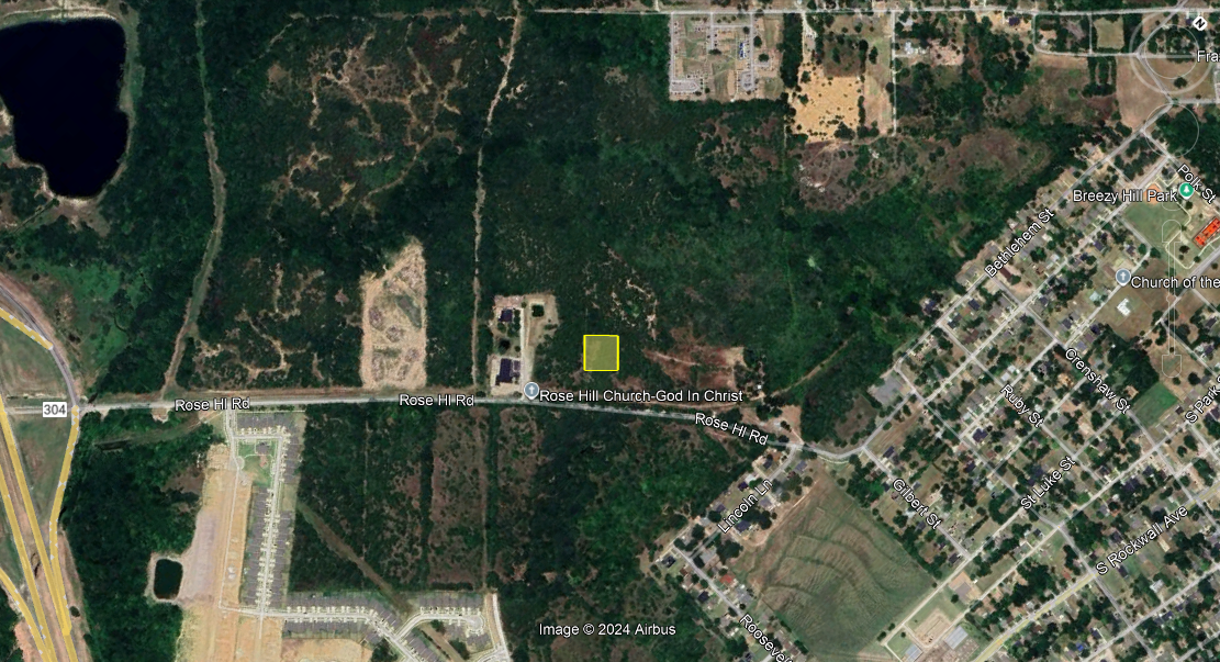 Embrace the Tranquility of Terrell's One-Acre Haven!