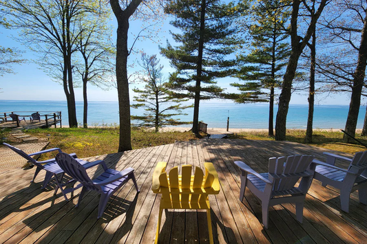 0.19-acre Lakefront Paradise!