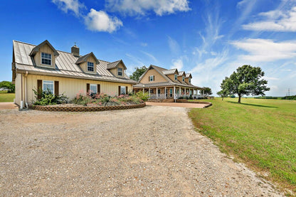 Unlock Your Dream: A Pristine 4-Acre Escape in Mount Calm, TX