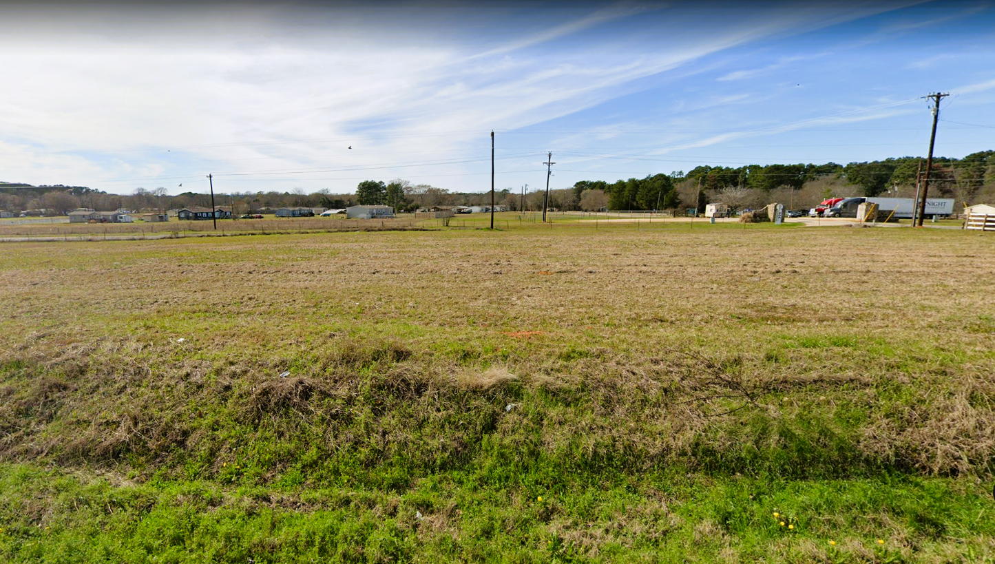 Overlooking Concho Lake - Discover Your Dream Property!