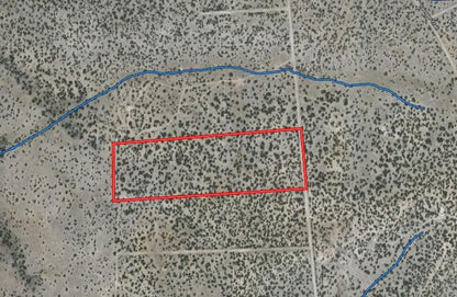 In search of property to construct your Retirement Home? This Arizona property is ideal for you!