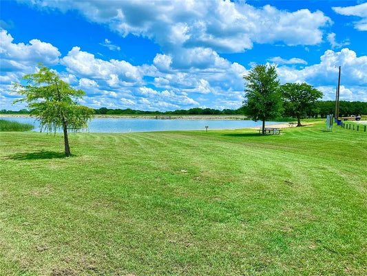 A Spectacular Homesite Nearby Lake Bonham, TX. Buy Now!