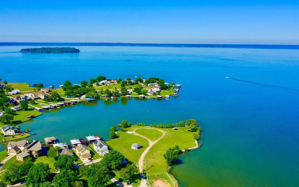 Premier Pine Harbor Livin' by Lake Livingston!